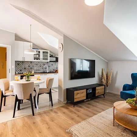 Apartment Seashell